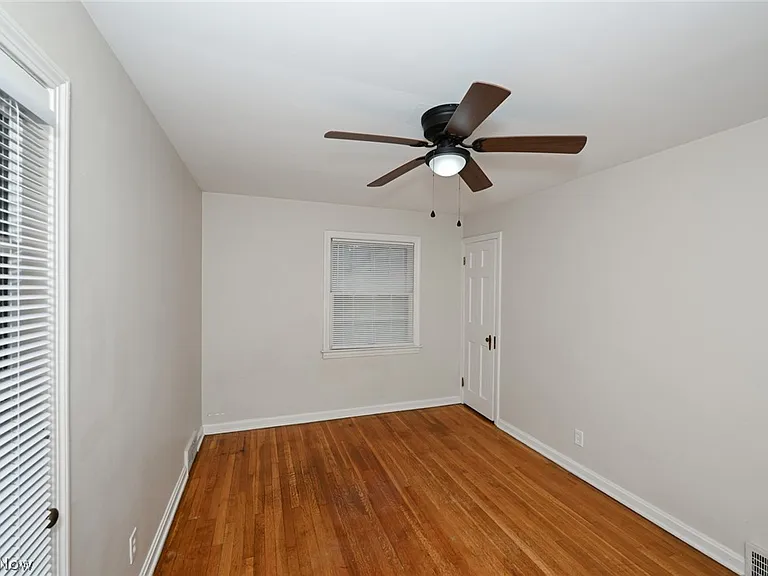 3699 Bainbridge Rd — Photo 29