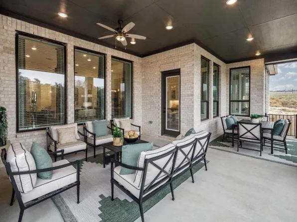 600 Saddle Crest Dr, Aubrey, TX 76227