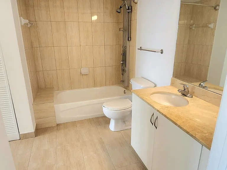 1750 N Bayshore Dr #5411 — Photo 29