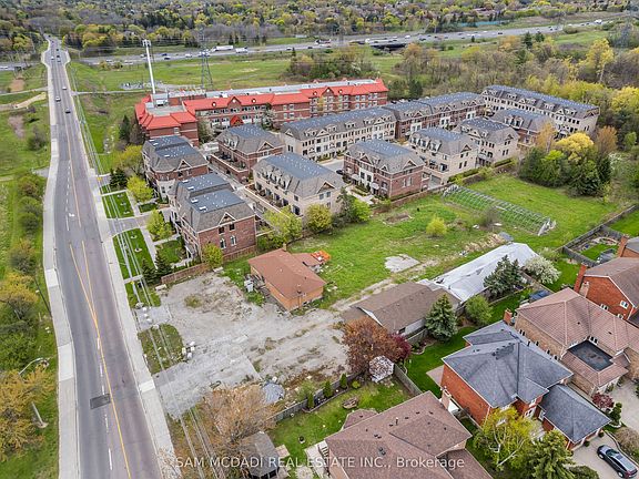 4th image of 4410 Mississauga Rd