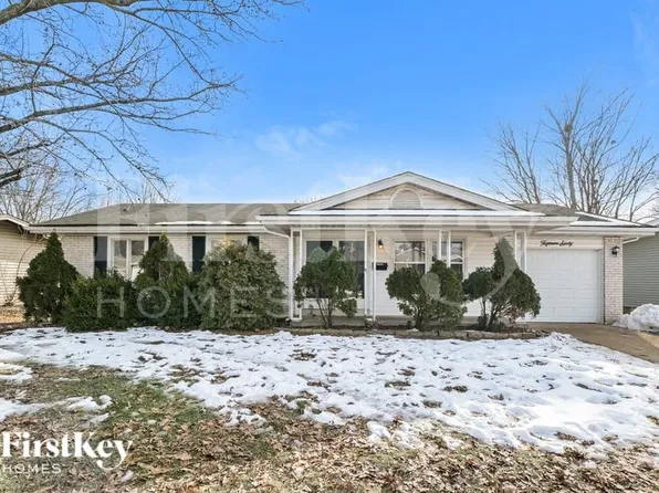 1560 Leisure Dr, Florissant, MO 63031