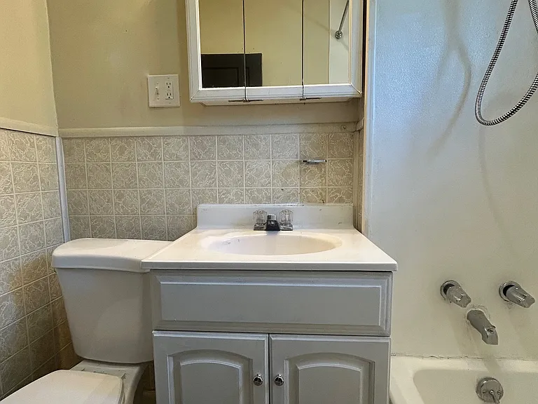 110 Hawthorne Ave #2 — Photo 5