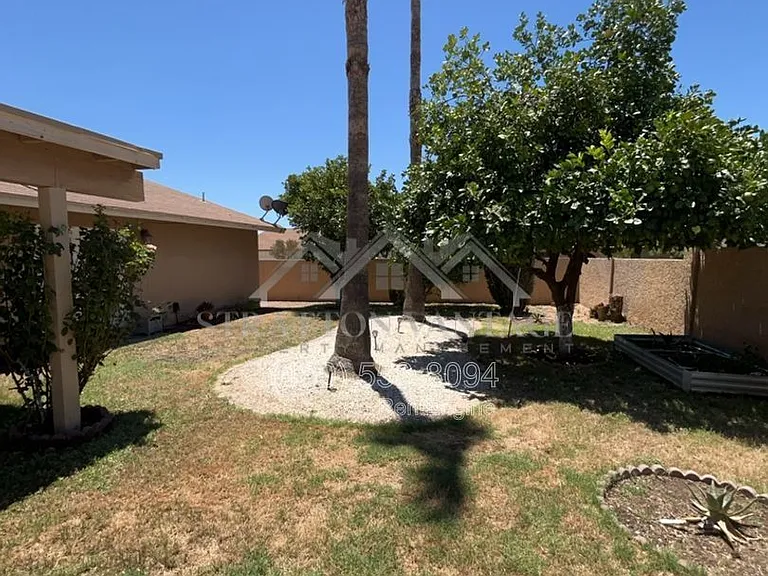 10700 E Hope Dr — Photo 4
