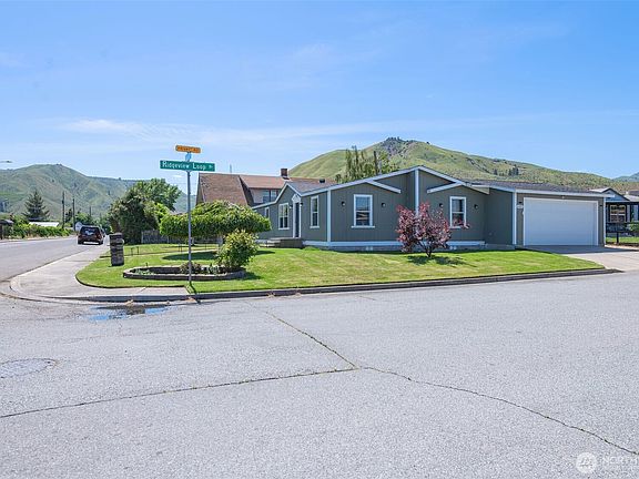 2nd image of 401 Ridgeview Loop Drive