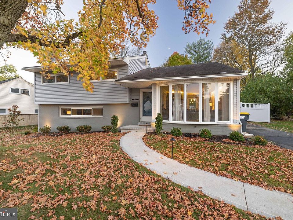 1st image of 1015 Parkside Dr