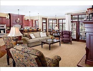 4th image of 4211 Rosewood Ln