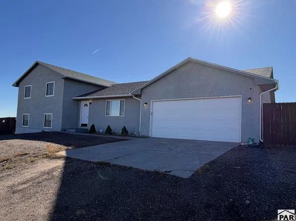 1192 E Goldrush Ln, Pueblo, CO 81007