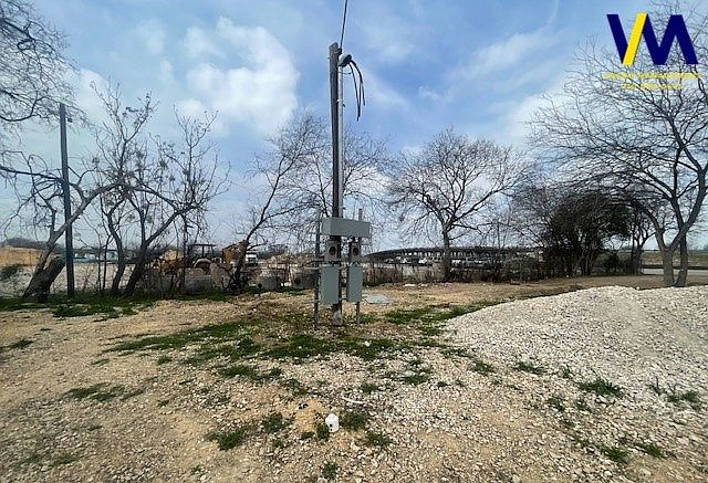 1st image of 4040 SW Military Dr #16