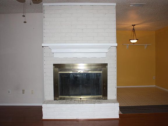 5th image of 1300 America Dr