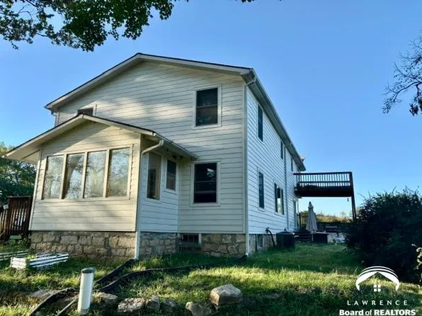 7988 22nd St, Perry, KS 66073