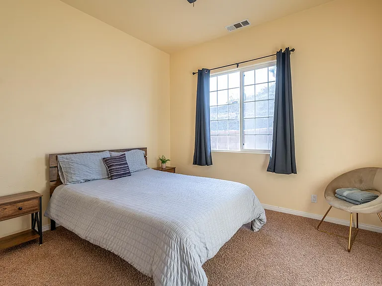 4980 Surrey Ct — Photo 36