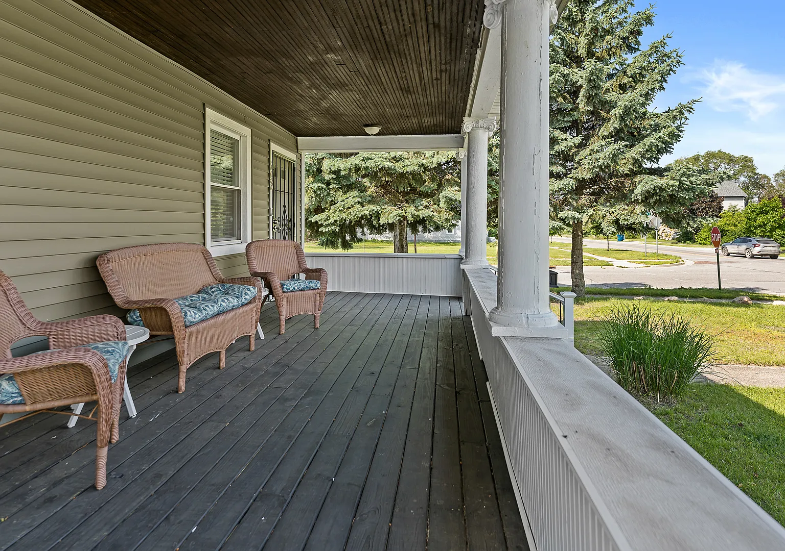 3 bed, 1351 sqft, $1,600 — Photo 2