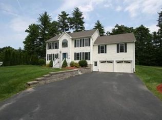 8 Carnation Cir, Nashua, NH 03062