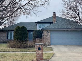 7212 Kidwell Rd, Downers Grove, IL 60516