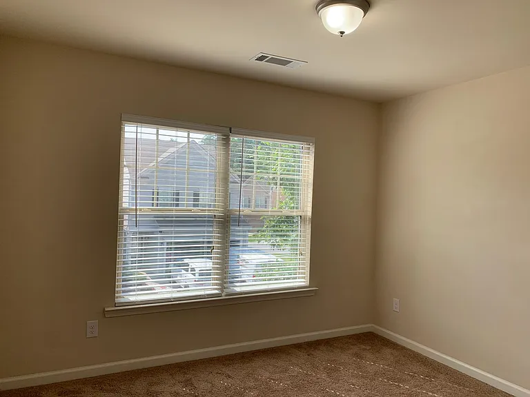 120 Greenfield Dr — Photo 33
