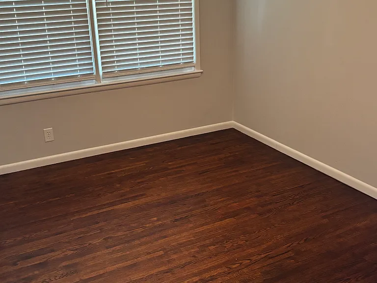 5202 S New Haven Ave — Photo 8