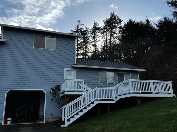 5446 NW Rhododendron St, Newport, OR 97365