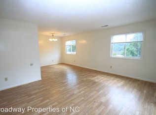 15 Woodstone Dr APT 27, Weaverville, NC 28787