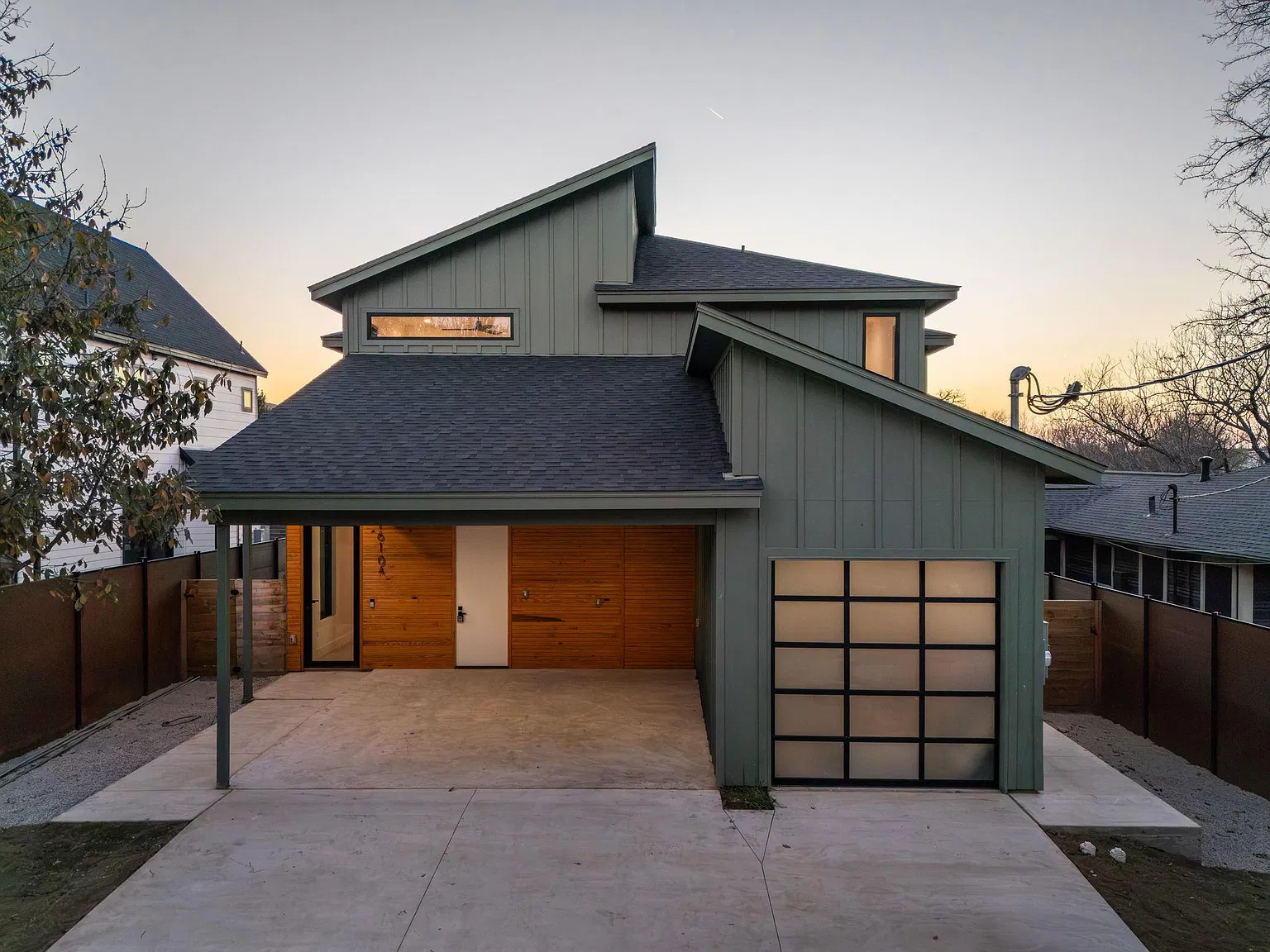 3 bed, 2.5 bath, 1951 sqft, $6,000 — Photo 3