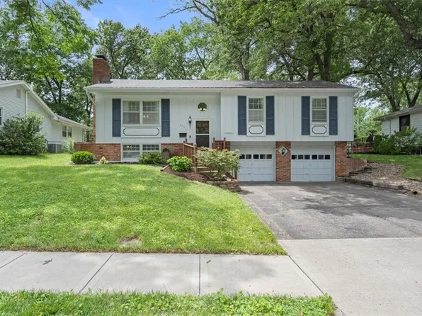 5306 Goodman Ln, Overland Park, KS 66202