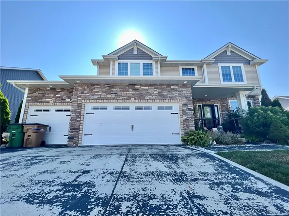 1200 NW Prairie Creek Dr, Grimes, IA 50111