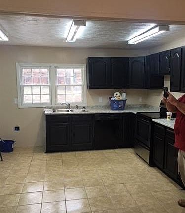 5th image of 207 Brown Ave #0