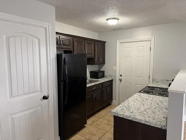 217 S Galena Ave — Photo 2
