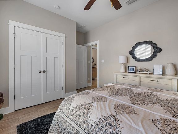 4th image of 2817 Sweet Ridge St