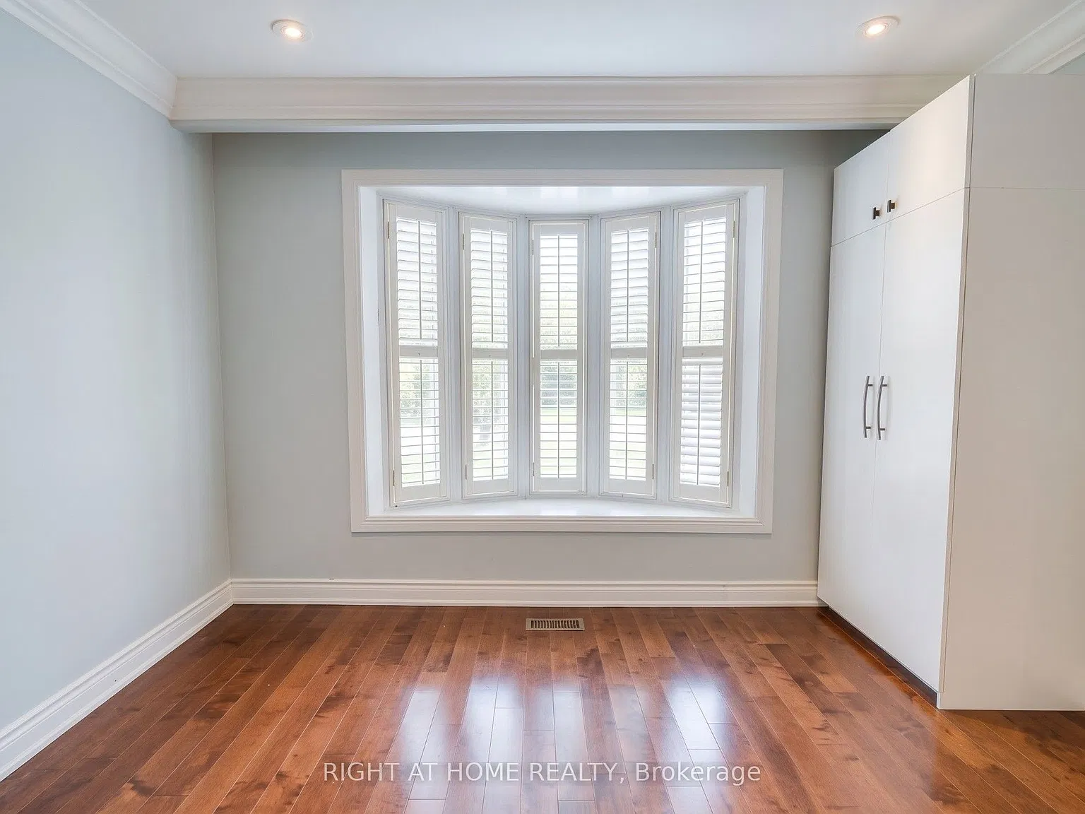 6 bed, $4,200 — Photo 3