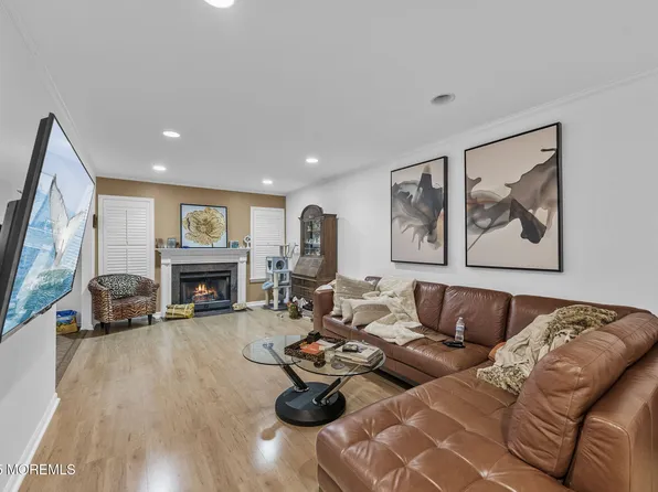 334 Oak Knoll Drive, Manalapan, NJ 07726