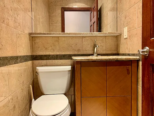 Rented by Astoria Realty | media 10