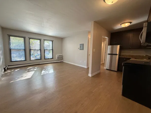 Modern Farwell Ave Apartments, 2019 N Farwell Ave APT 103, Milwaukee, WI 53202