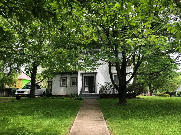 203 Center Street image 3 of 6