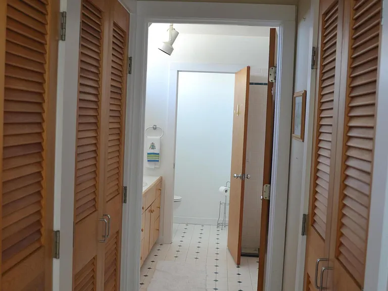15 Ortley Ave — Photo 23