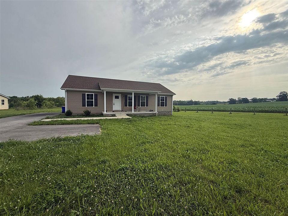 1st image of 900 Howser Rd