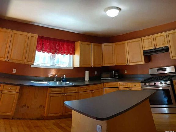 3rd image of 170 Frederick Ave