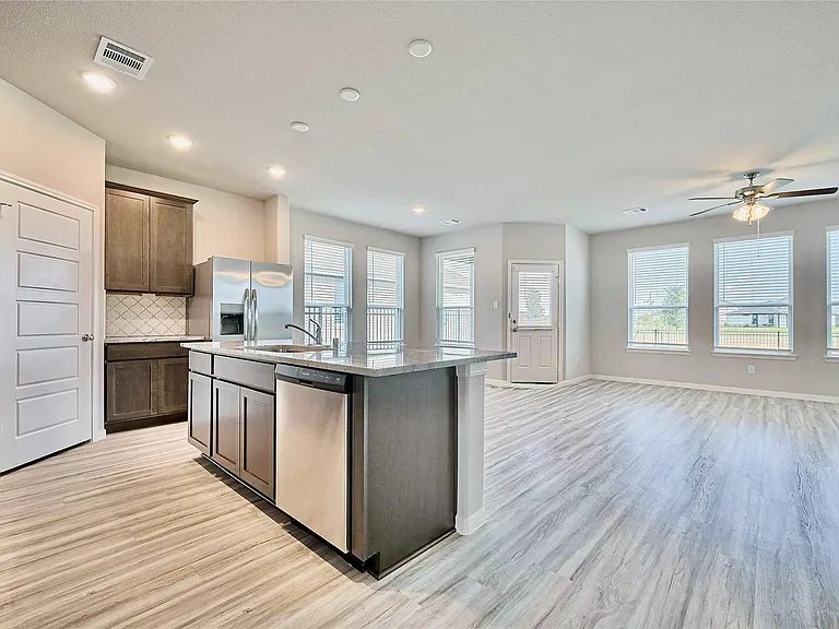 27231 Blue Pool Dr — Photo 8
