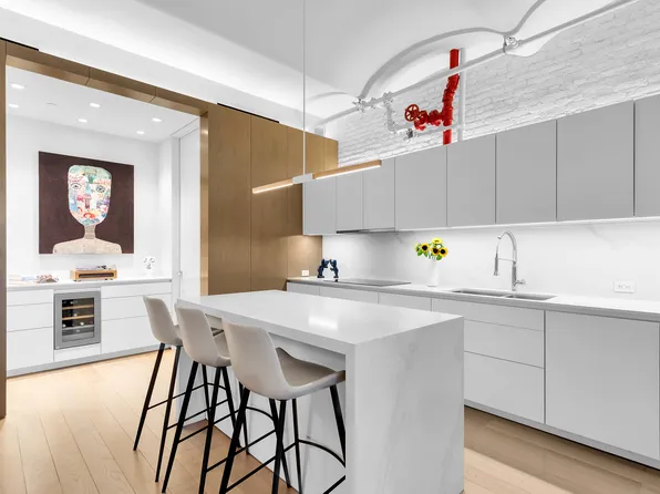 543 Broadway image 4 of 11