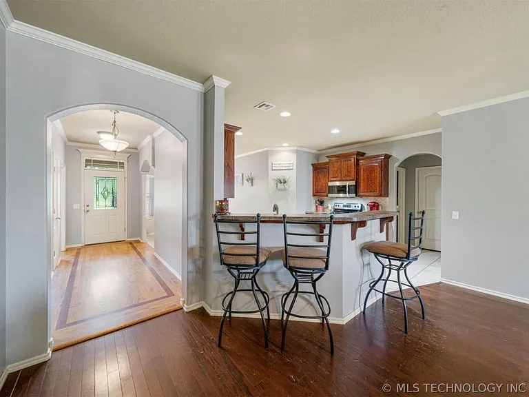 26545 Foxen Dr — Photo 10