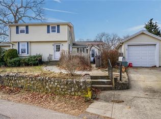 12 Vintner Ave, Riverside, RI 02915