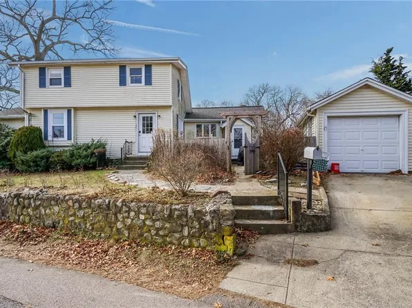 12 Vintner Ave, Riverside, RI 02915