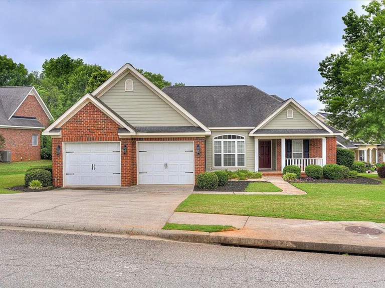 800 Cotswold Ct — Photo 2