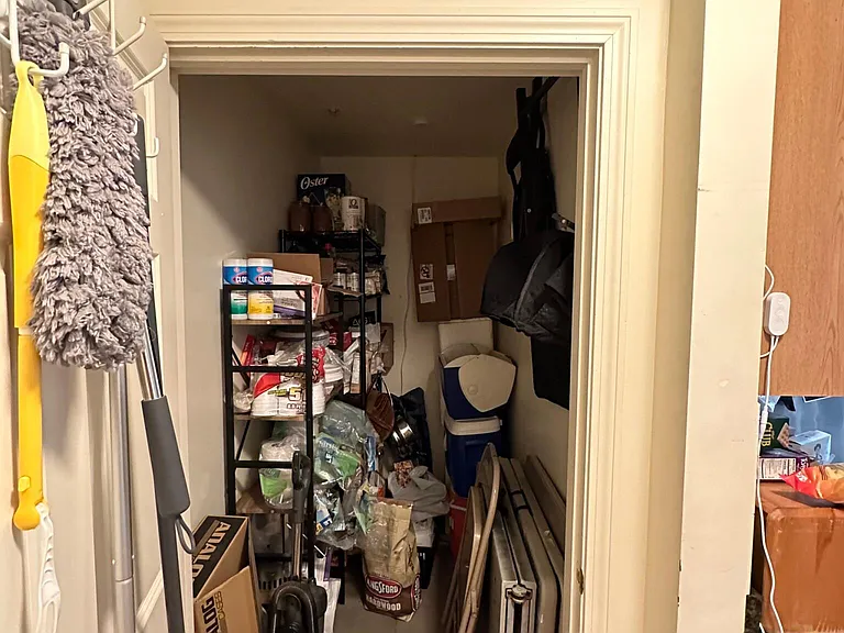 34 Raymond St — Photo 3