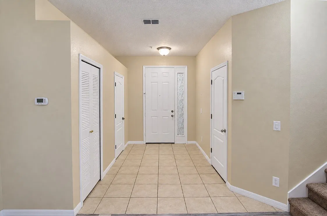 3 bed, 2.5 bath, 1526 sqft, $1,990 — Photo 2