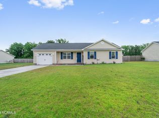 120 Woodbury Farm Dr, Jacksonville, NC 28540