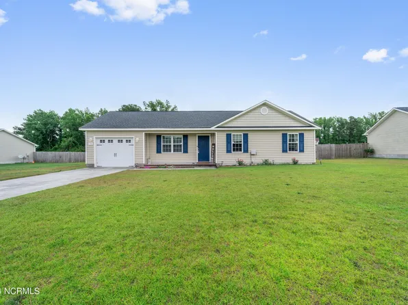 120 Woodbury Farm Dr, Jacksonville, NC 28540