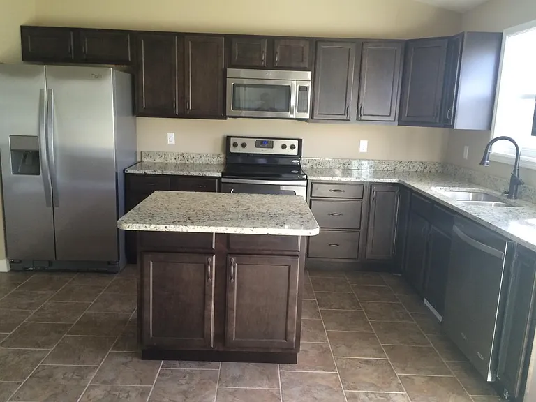 423 Prairie Creek Dr — Photo 2