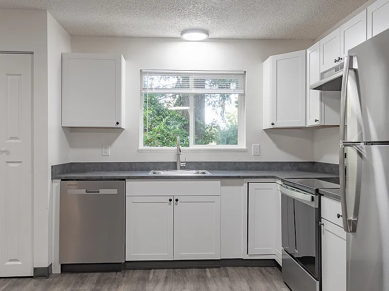 Ravenbourne Apartments - Portland Oregon