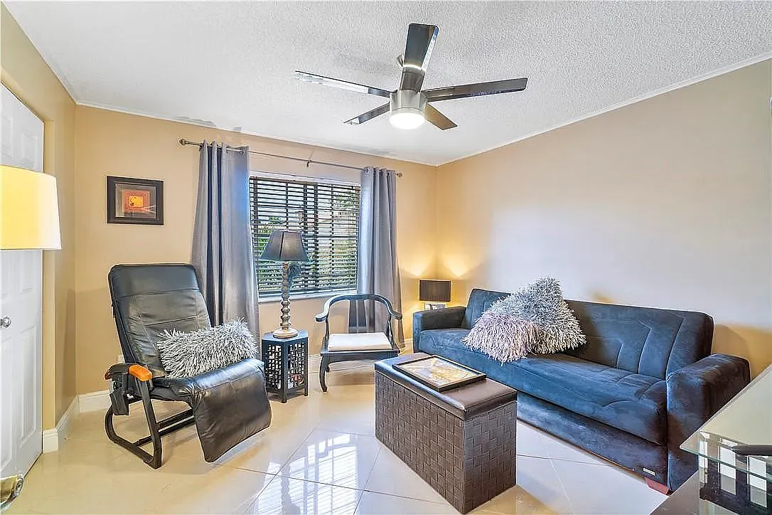 2 bed, 1365 sqft, $2,750 — Photo 2