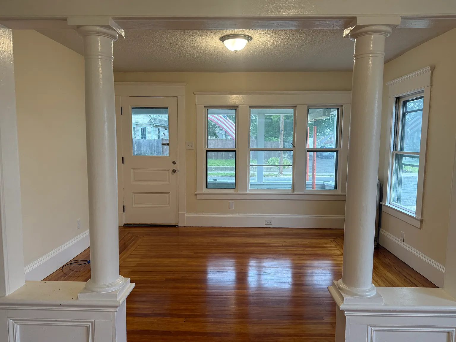 3 bed, 1300 sqft, $2,450 — Photo 2